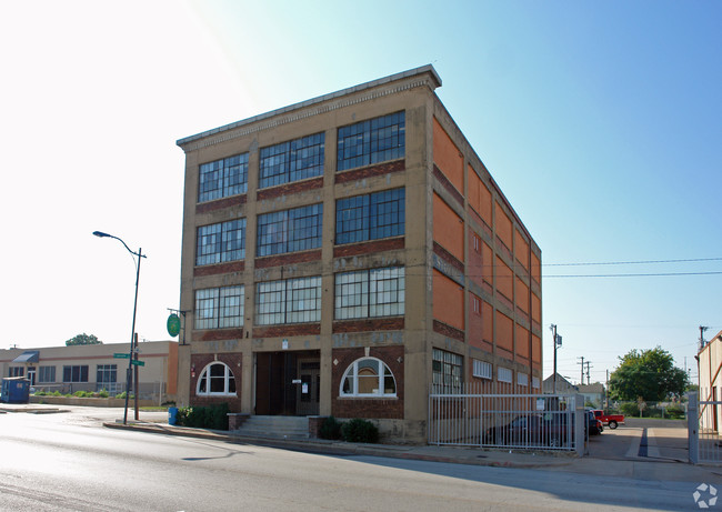 Building Photo - Lancaster Loft