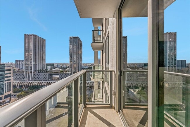 Building Photo - 11 NE 6th St