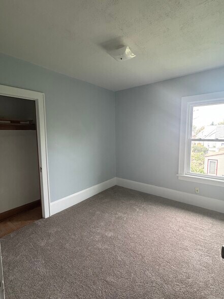 Middle bedroom - 2551 N Fratney St