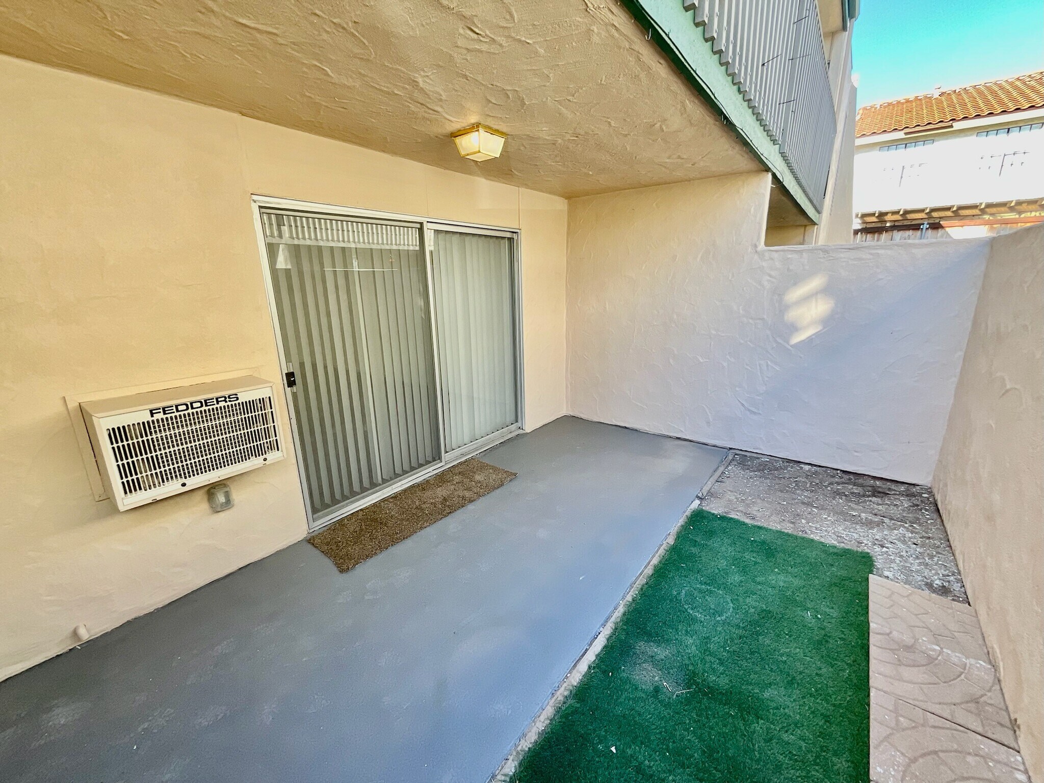 Building Photo - 1536 S Maple St