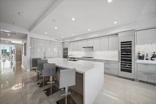 Building Photo - 5000 N Ocean Dr