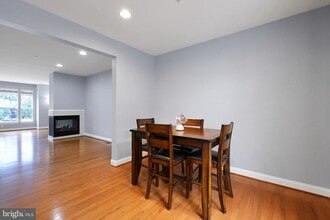 Building Photo - 9850 Solar Course