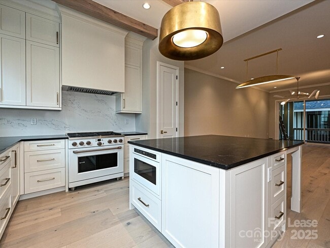 Building Photo - 4121 Selwyn Walk Ct