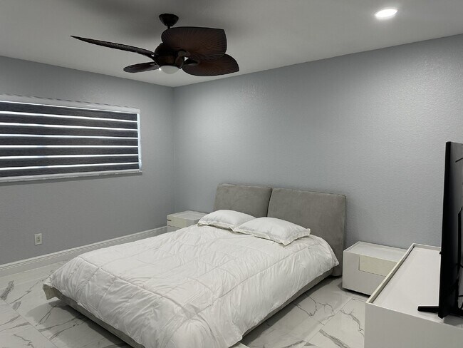 Building Photo - Gulf Cove Community
