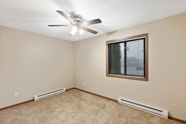 Building Photo - The Ivy | Classic 2 Bedroom
