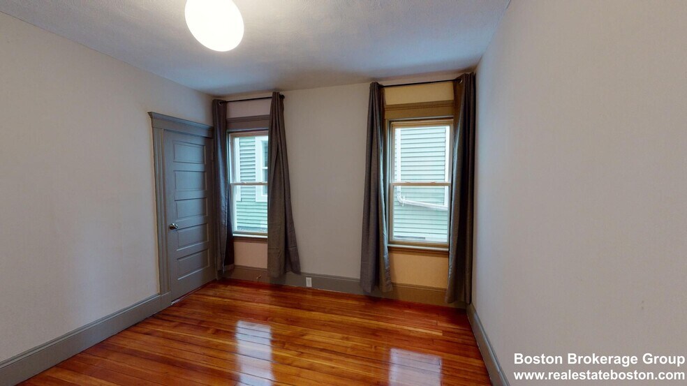 Building Photo - 19 Sudan St