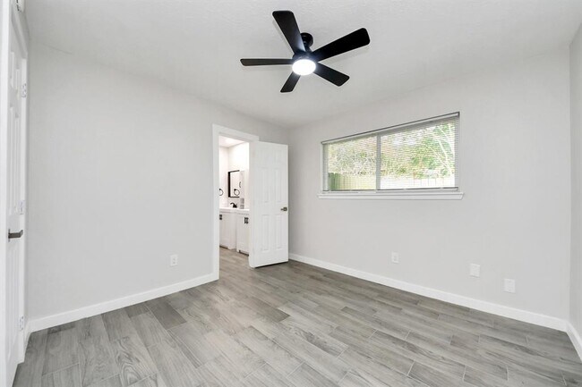 Building Photo - 13506 Cologne Dr