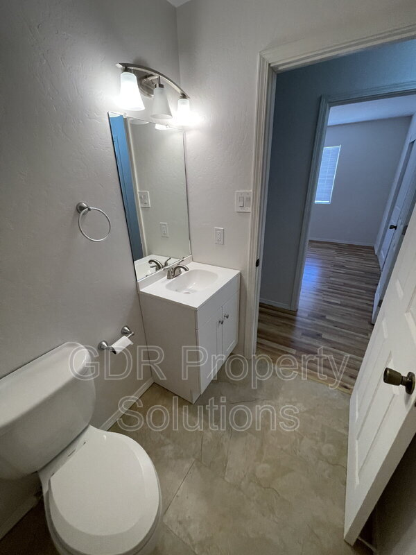 Building Photo - 2240 Stoner St SW