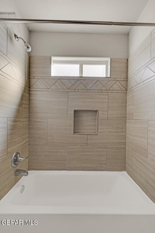 Building Photo - 159 Homedale Dr