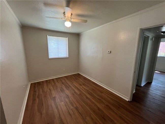 Building Photo - 459 Seabreeze Rd E