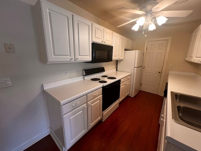Building Photo - Beautiful, 1st Floor Unfurnished,  Bedroom Condo at Riverwoods in Murrells Inlet!