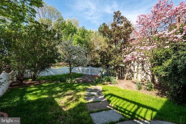 Building Photo - 21369 Sawyer Square