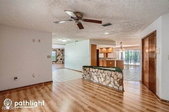 Building Photo - 3 br, 3 bath House - 6046 Patricia Place UNIT