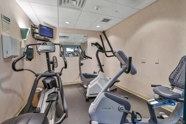 Building Photo - 4 Martine Ave