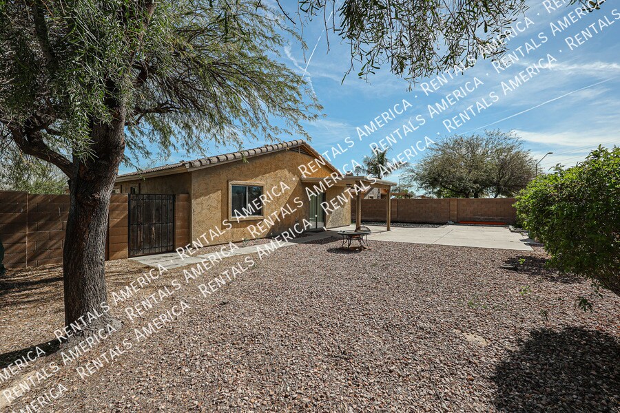Building Photo - 25849 W Satellite Ln