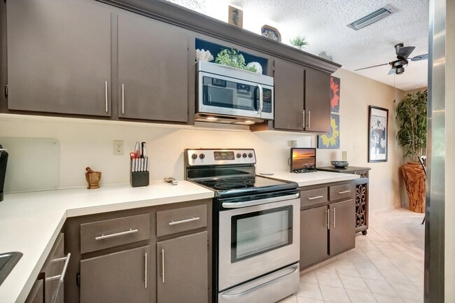 Building Photo - 13194 Lucinda Palm Ct