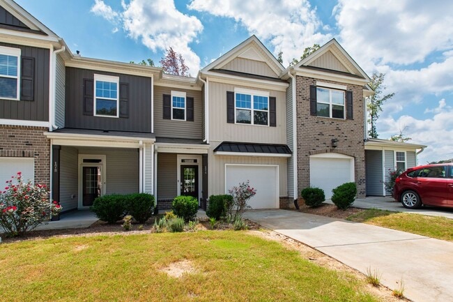 Building Photo - Serene Cul-de-Sac Retreat: 3BR Hillsboroug...