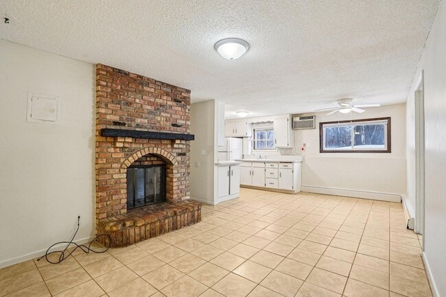 Building Photo - 17256 Kenyon St NE