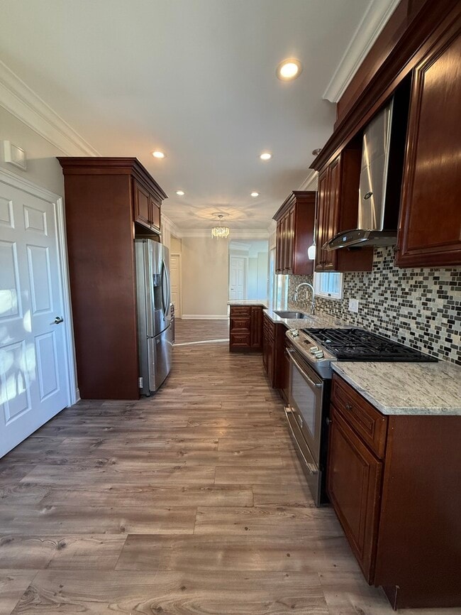 Building Photo - 4 Dresser Ave