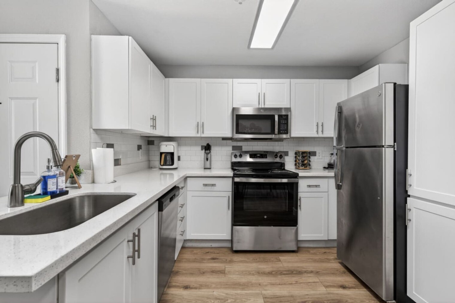 Building Photo - 15164 N 140th Dr