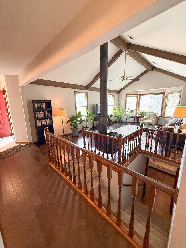 Building Photo - 557 Hardin Ave