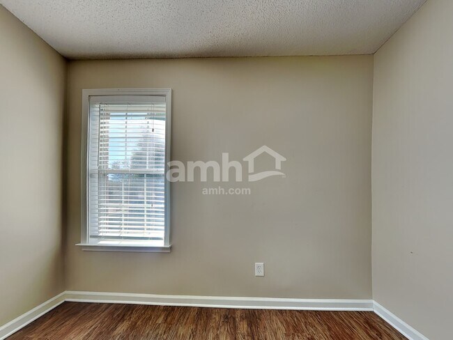 Building Photo - 6472 Daybreak Dr