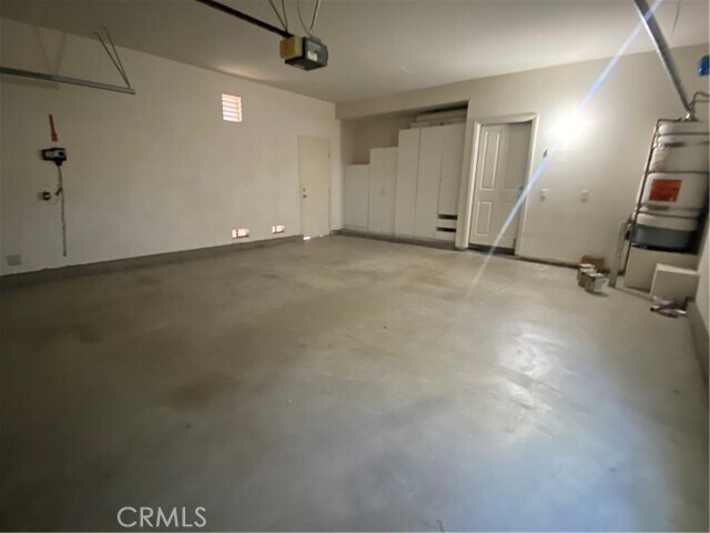 Building Photo - 44 Whispering Pine