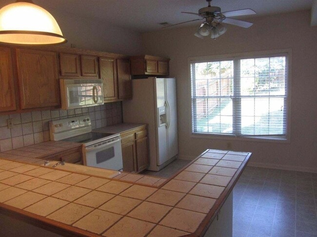 Building Photo - 2144 Market Garden Ln