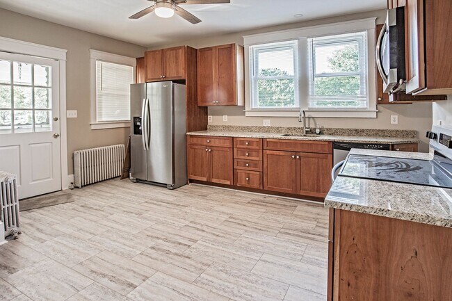 Building Photo - North Wilmington - 5 bedroom, 2 bathroom h...