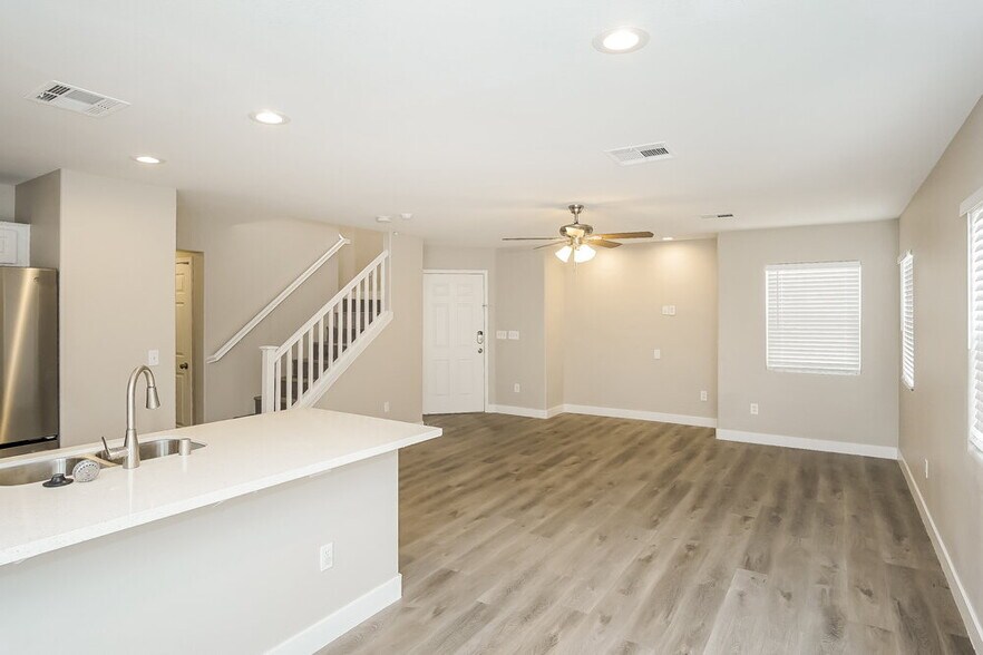 Building Photo - 9328 Malaya Garnet Ct