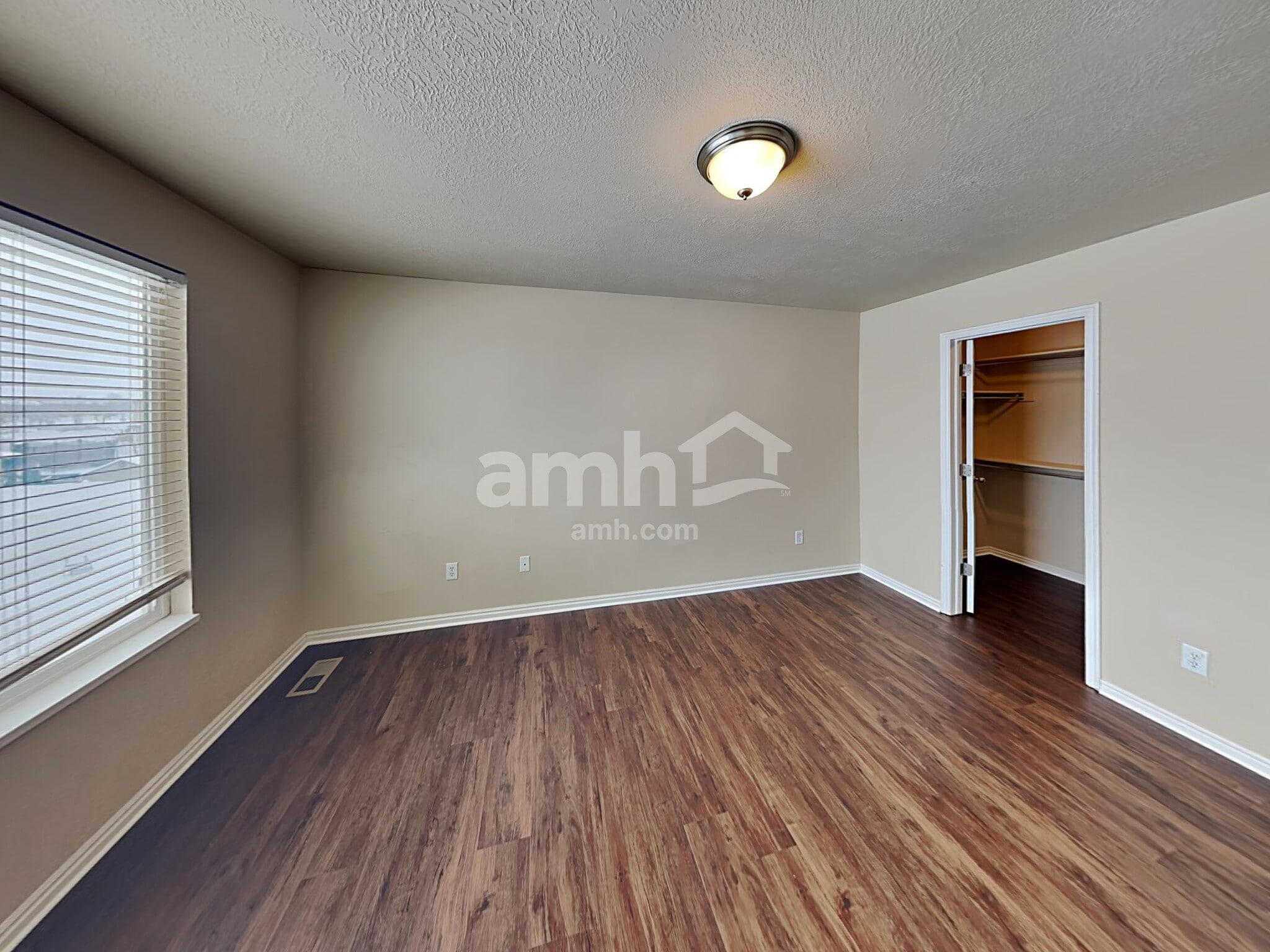 Building Photo - 981 Stonehenge Dr