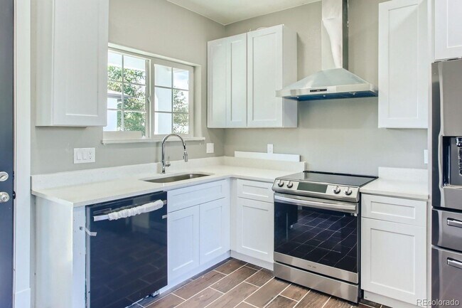 Building Photo - Beautiful newly built 2 bed, 2 bath home