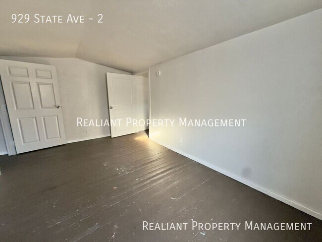 Building Photo - 929 State Ave