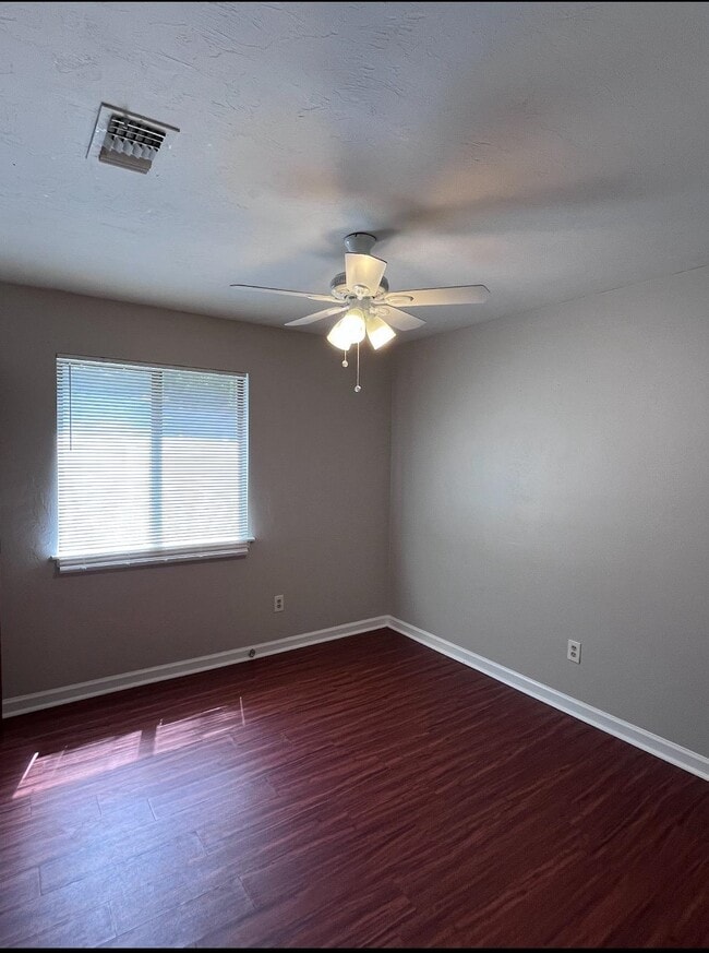 Building Photo - 3732 Donovan Dr