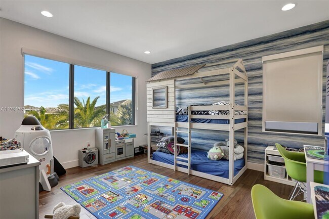 Building Photo - 17113 Aquavera Way