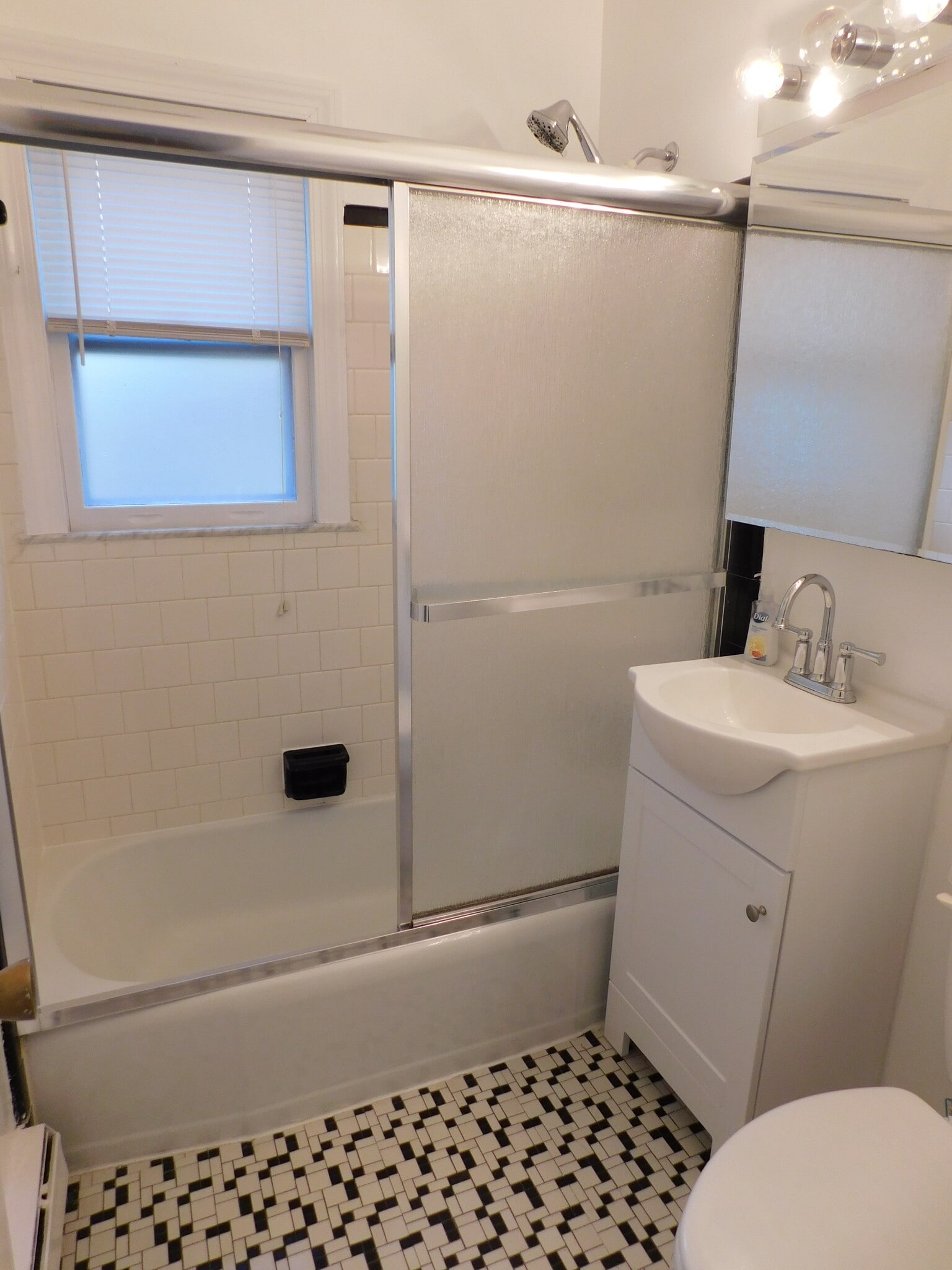 Bathroom - 12113 Richmond St