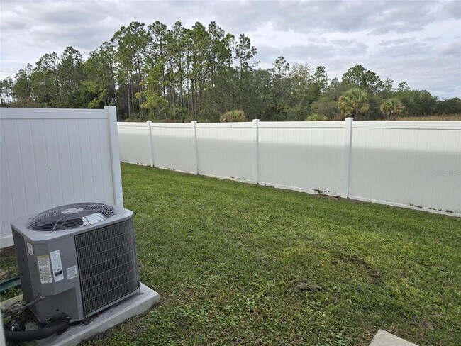 Building Photo - 7649 Stone Crk Trl