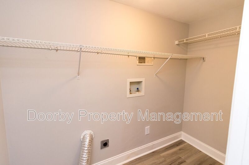 Building Photo - 612 Druid Ln