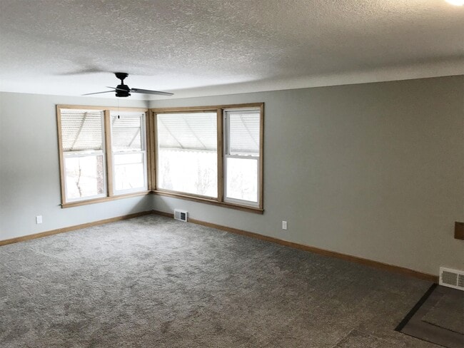 Building Photo - 2735 Marshall St NE