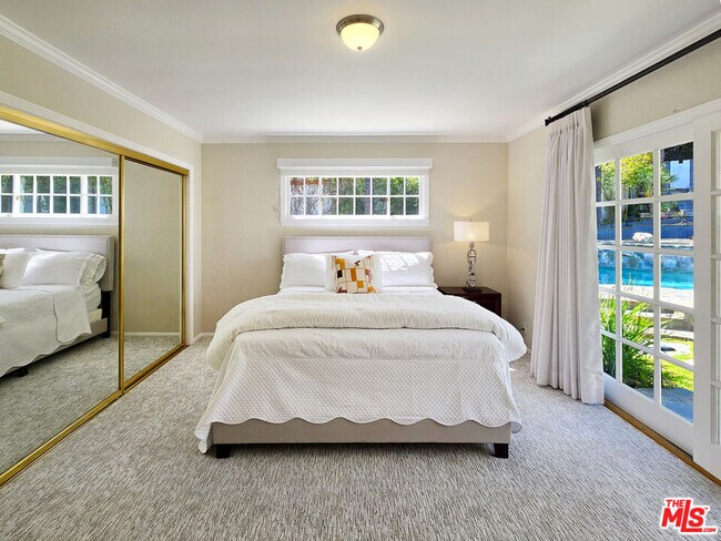 Building Photo - 3690 Crownridge Dr