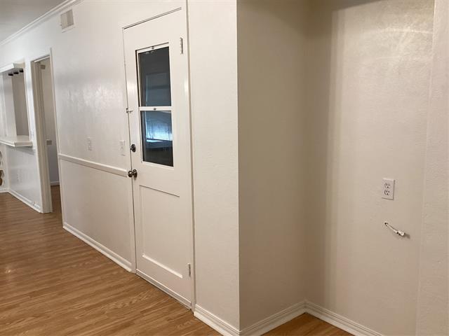 Building Photo - 2020 Robinwood Dr