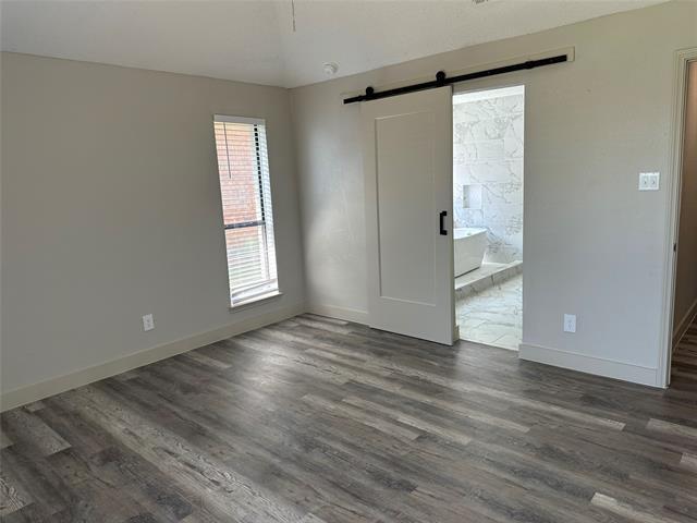 Building Photo - 1581 Glenmore Dr