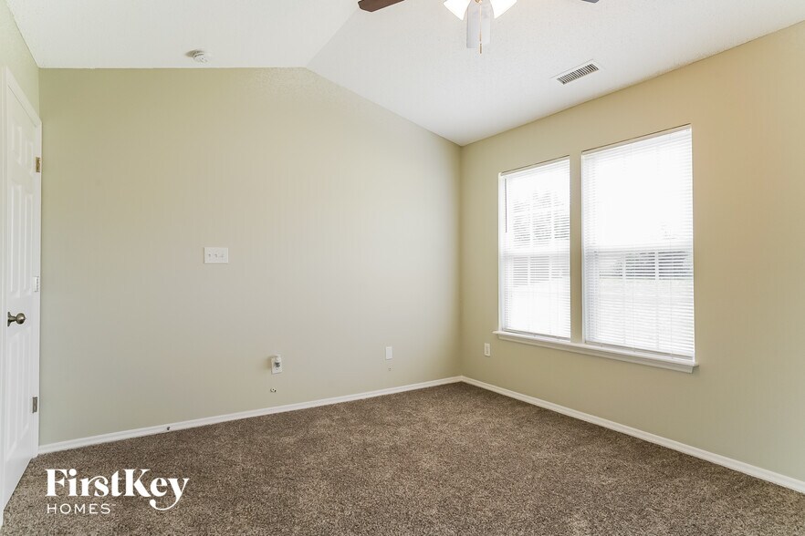 Building Photo - 6220 Saybrooke Dr