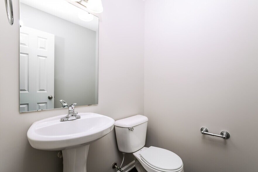 Building Photo - 21 Valleyfield Dr