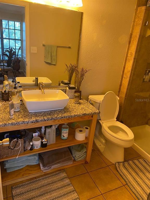 Building Photo - 1000 W Horatio St