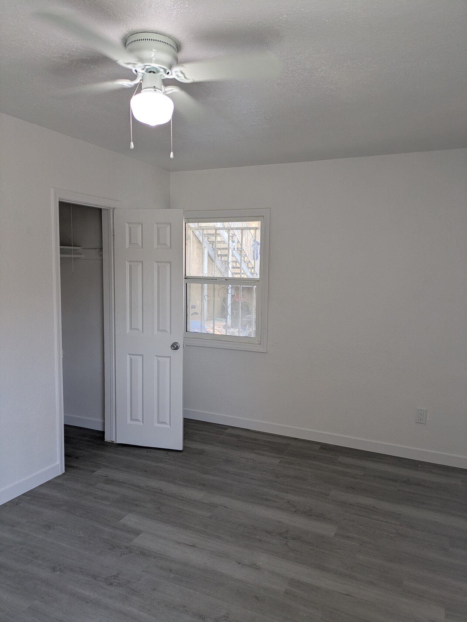 Building Photo - 1513 E 106th St