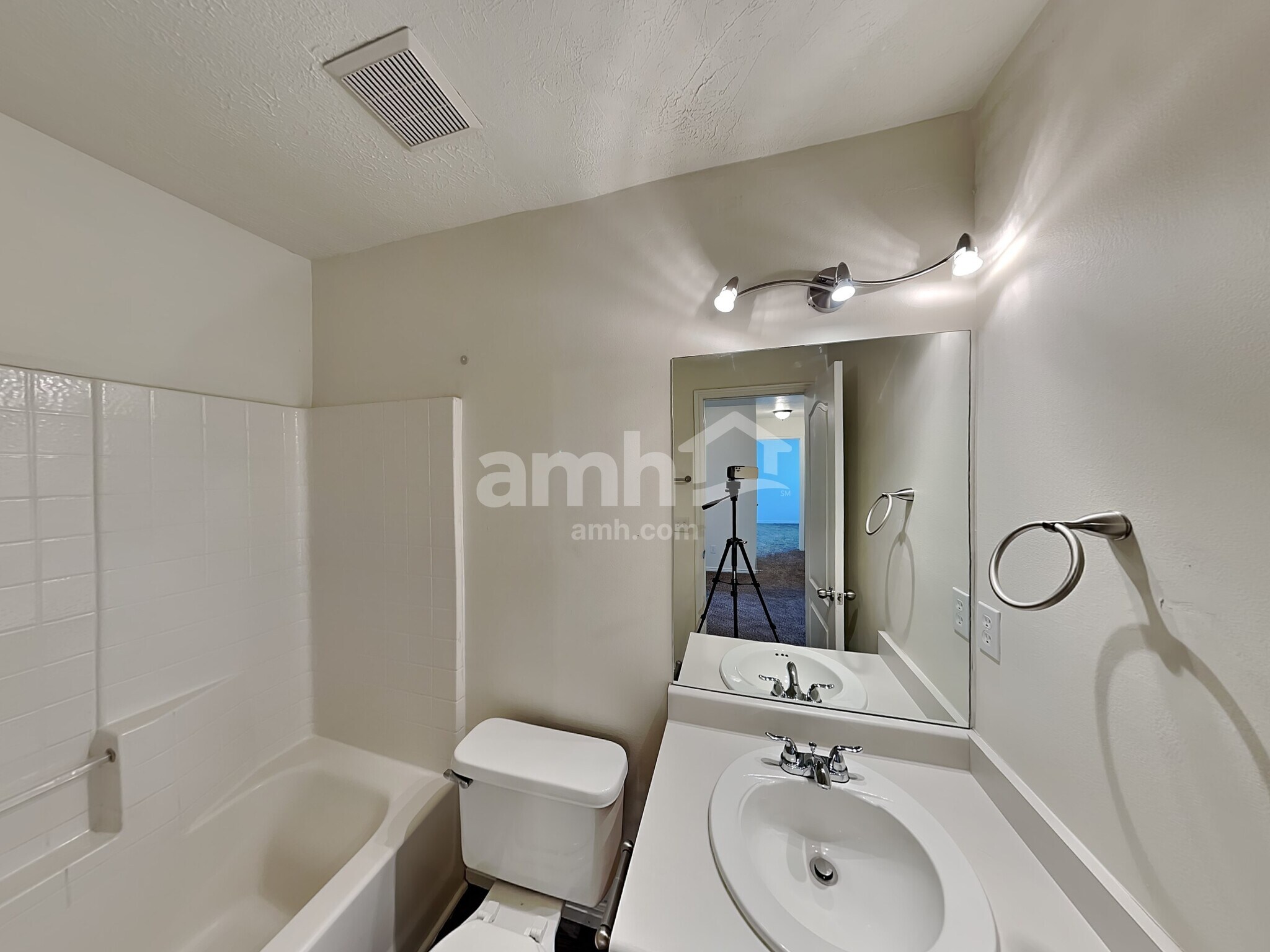 Building Photo - 1220 Lewis Peak Dr