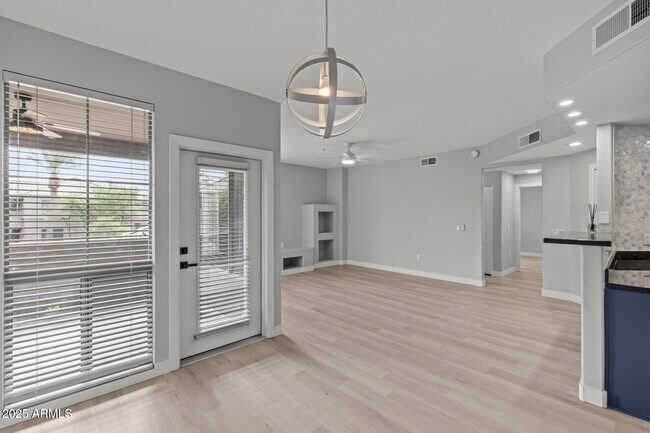 Building Photo - 11680 E Sahuaro Dr