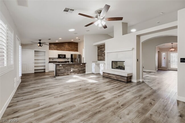 Building Photo - 4407 Golden Palomino Ln