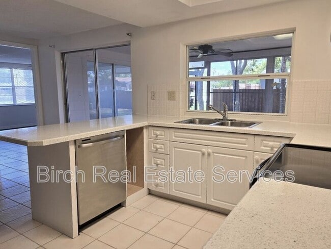 Building Photo - 7602 Cumber Dr